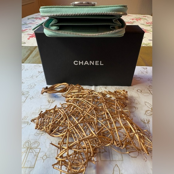 ⭐️🌟⭐️ CHANEL BOY ZIPPED COIN PURSE ⭐️🌟⭐️ NWT 🌟⭐️🌟 - Picture 14 of 16